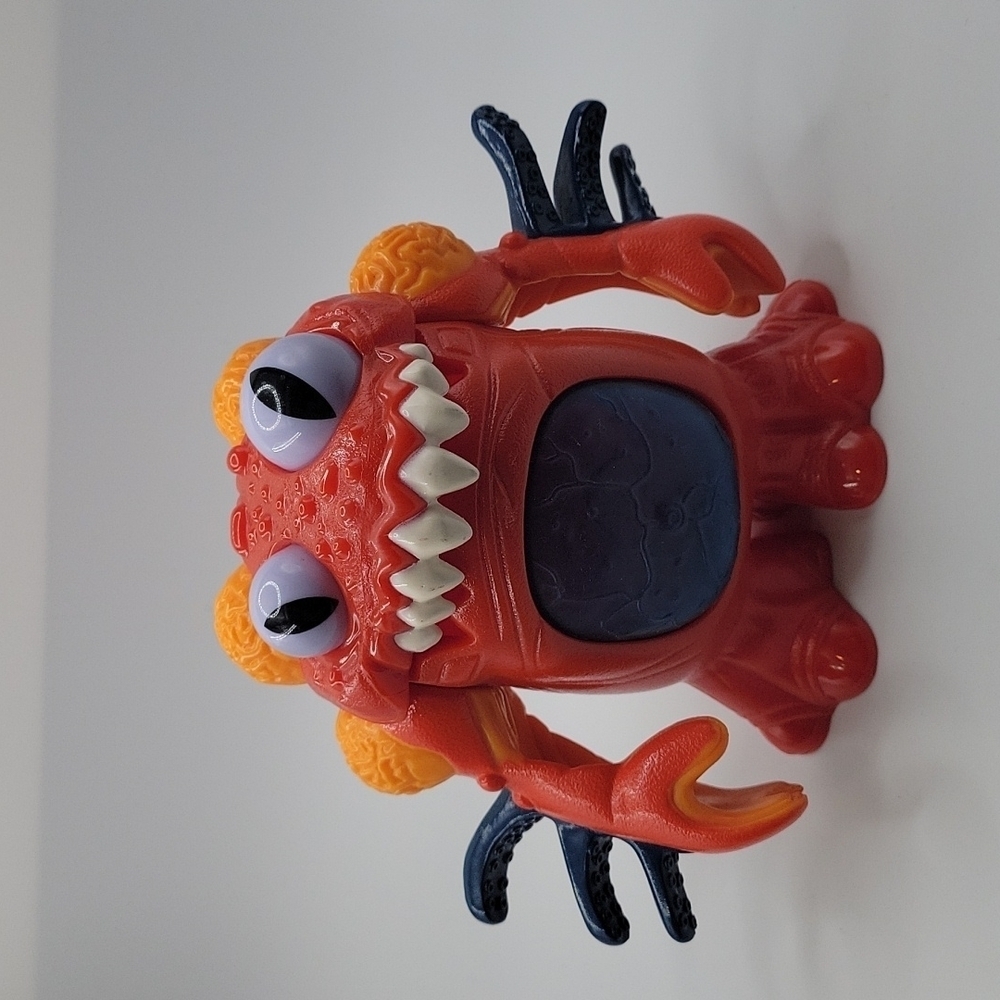 IMAGINEXT 2008 RED SPACE ALIEN EATING MONSTER 5" FIGURE TOY